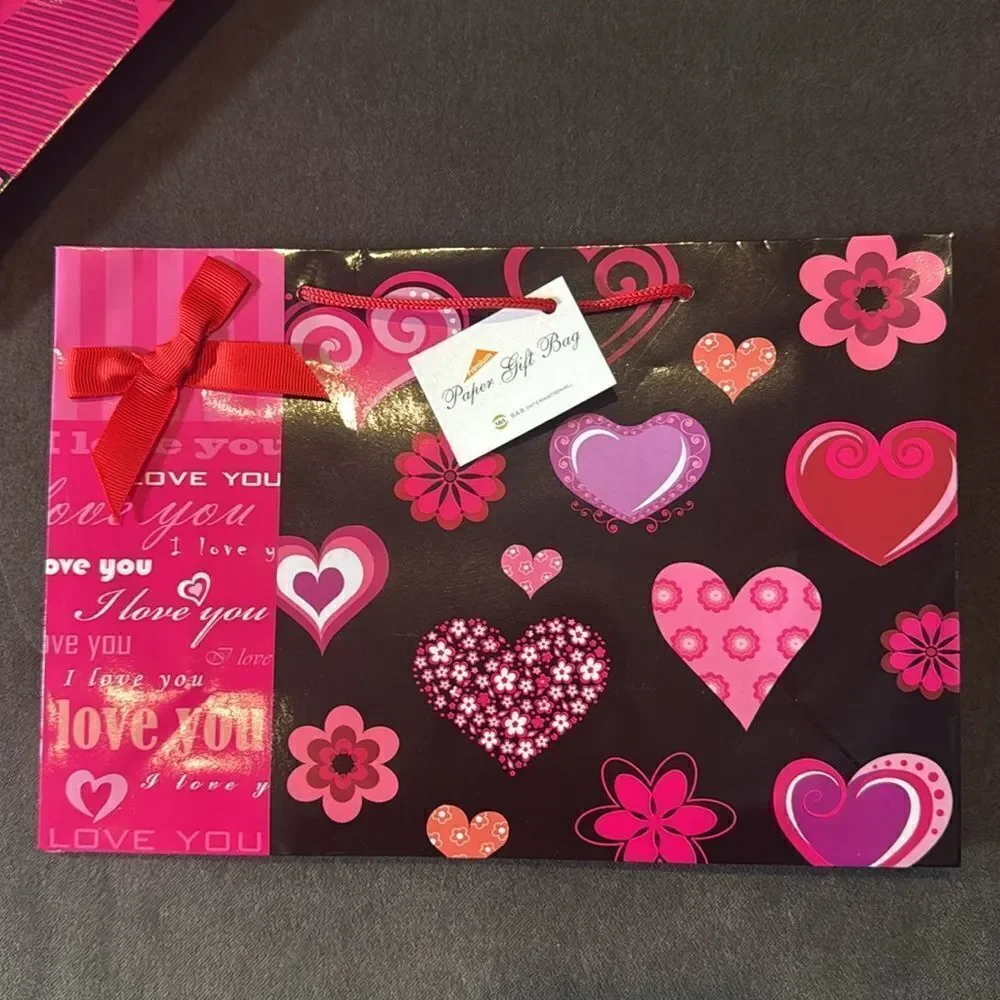 N/A gift bag